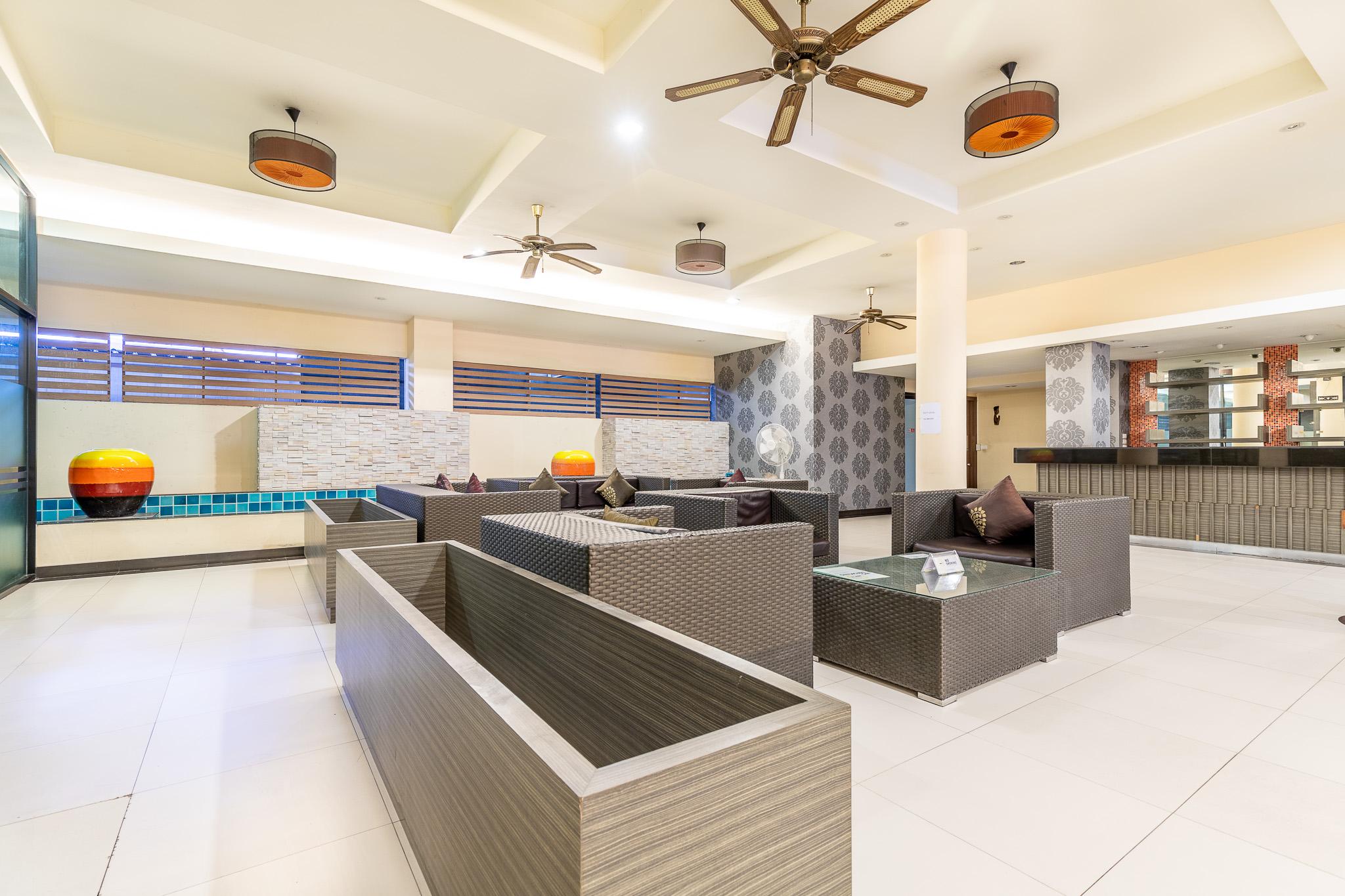 Eastiny Place Hotel Pattaya Luaran gambar