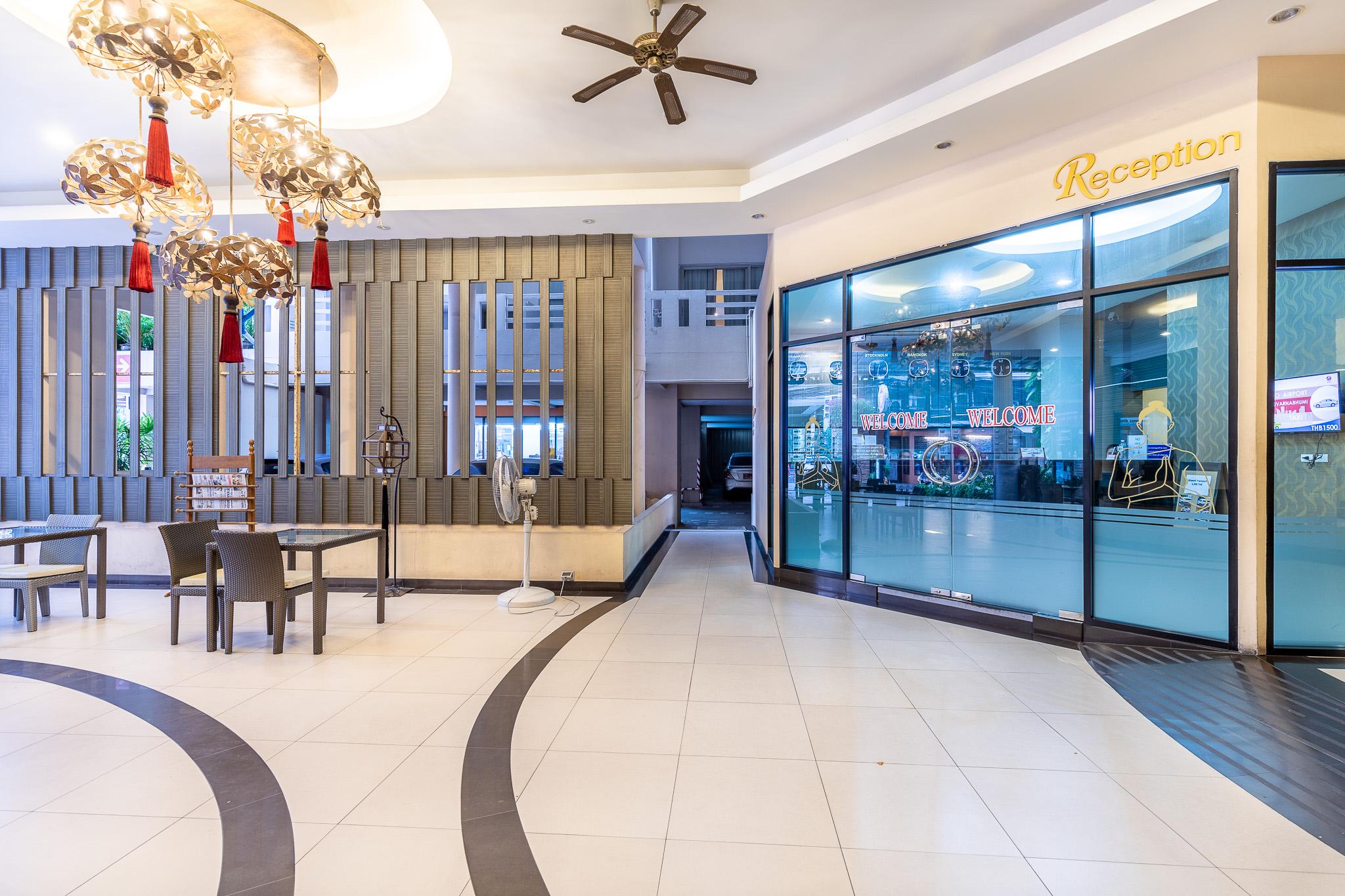 Eastiny Place Hotel Pattaya Luaran gambar