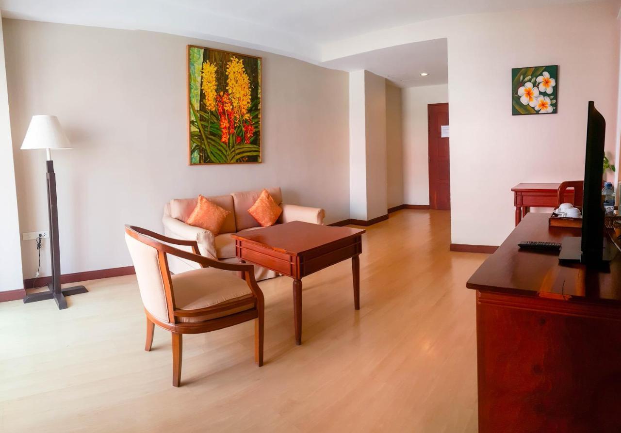 Eastiny Place Hotel Pattaya Luaran gambar